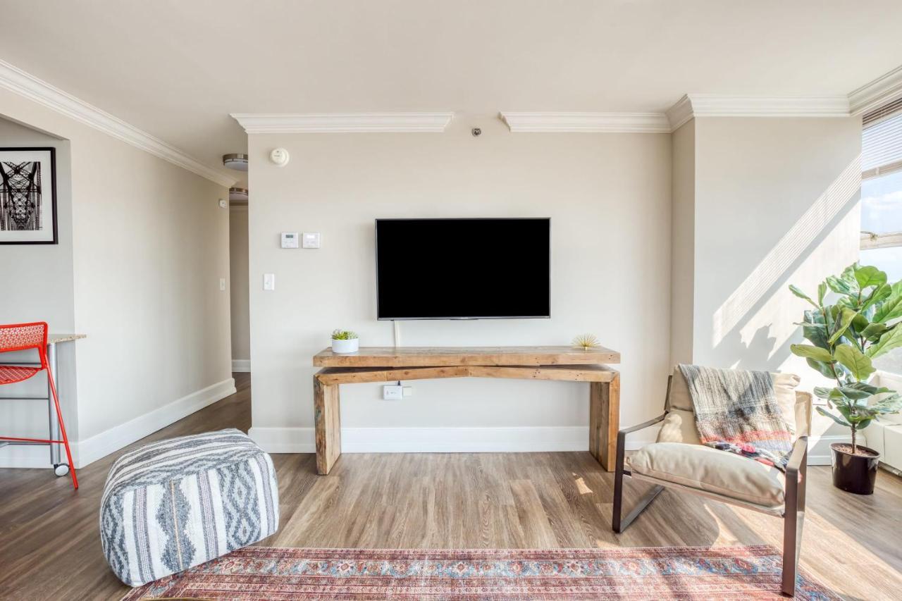 Cozysuites 800 Tower 1Br With Gym! 10 لويفيل المظهر الخارجي الصورة