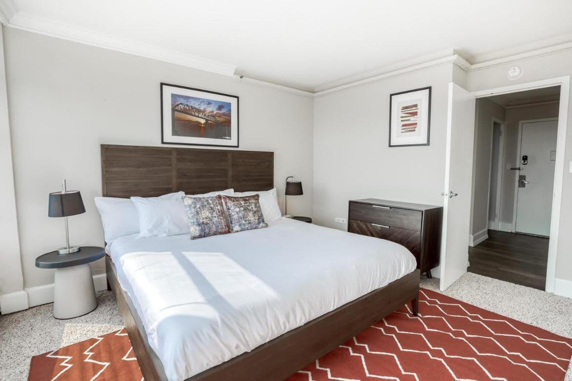 Cozysuites 800 Tower 1Br With Gym! 10 لويفيل المظهر الخارجي الصورة